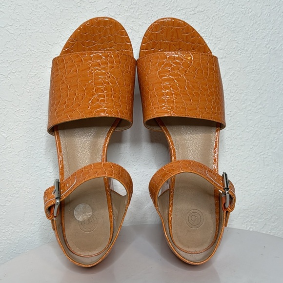 URBAN OUTFITTERS UO SOFIA FAUX LEATHER CROC EMBOSSED PLATFORM SANDALS - Picture 9 of 15